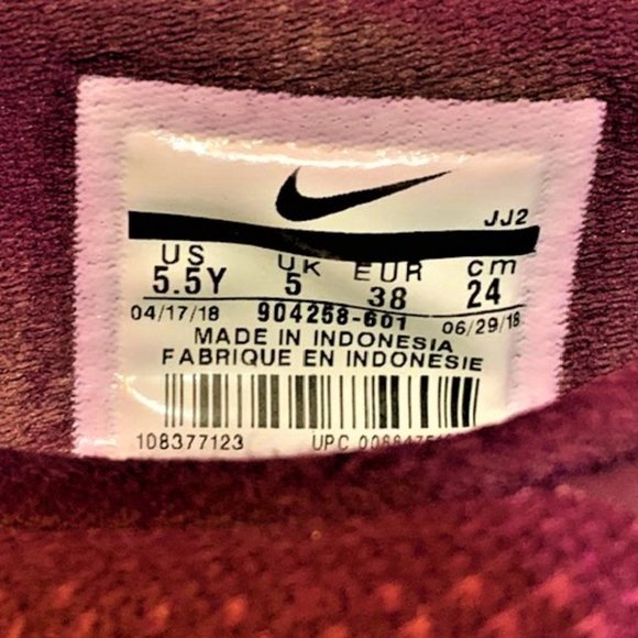 NIKE Free Run Walking Sneakers - Picture 7 of 9